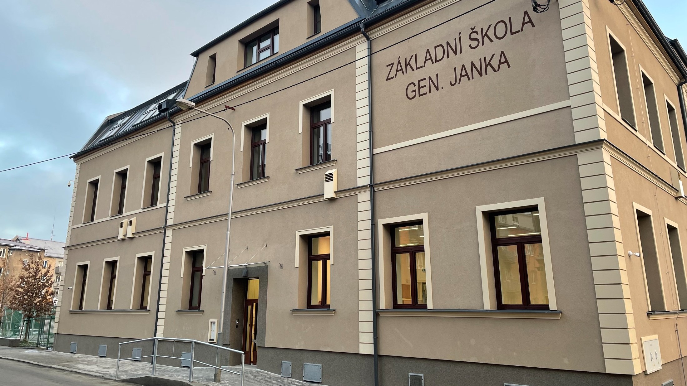 Úspěšné dokončení ZŠ Generála Janka