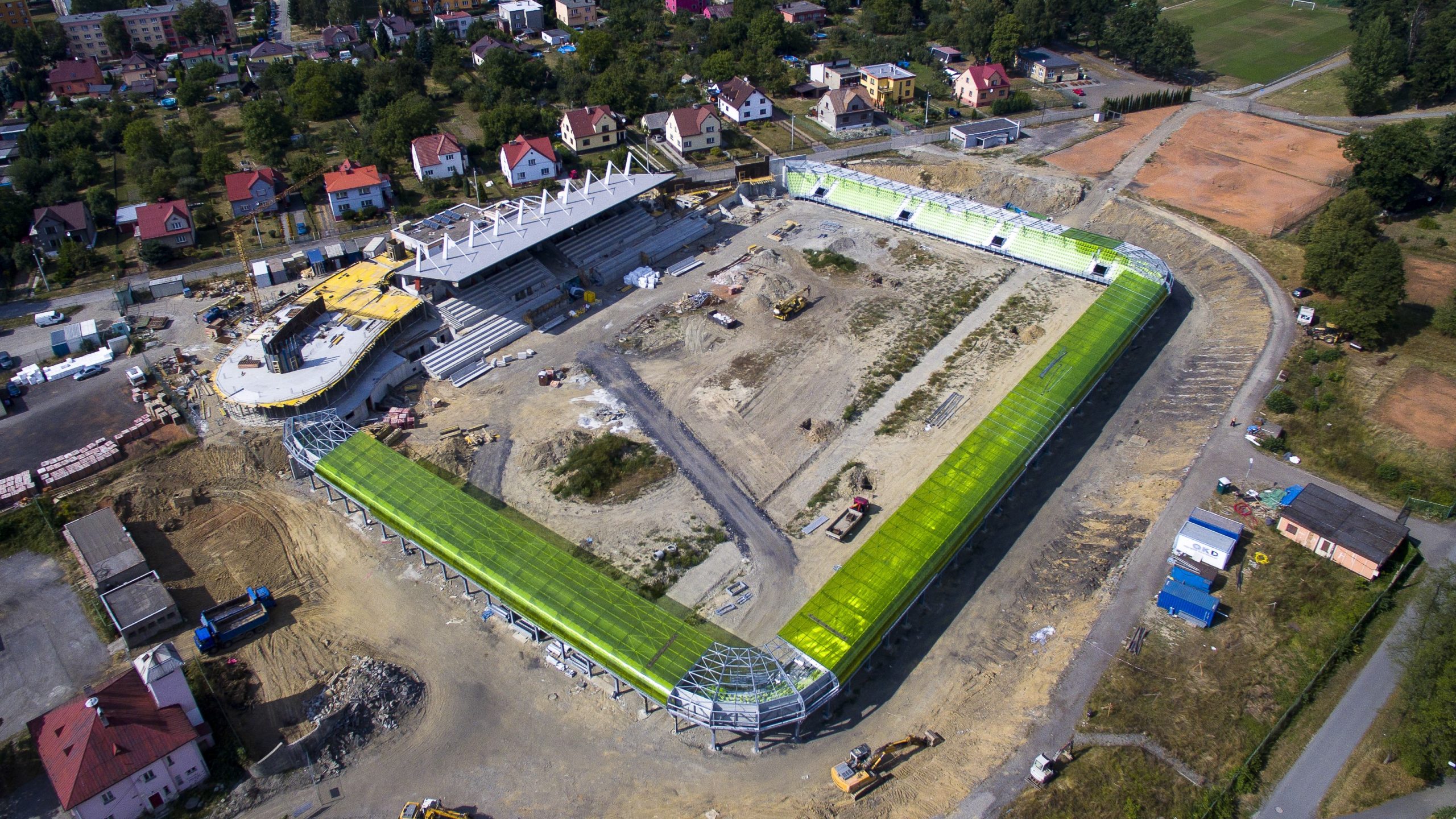 Rekonstrukce stadionu v Karviné pokračuje